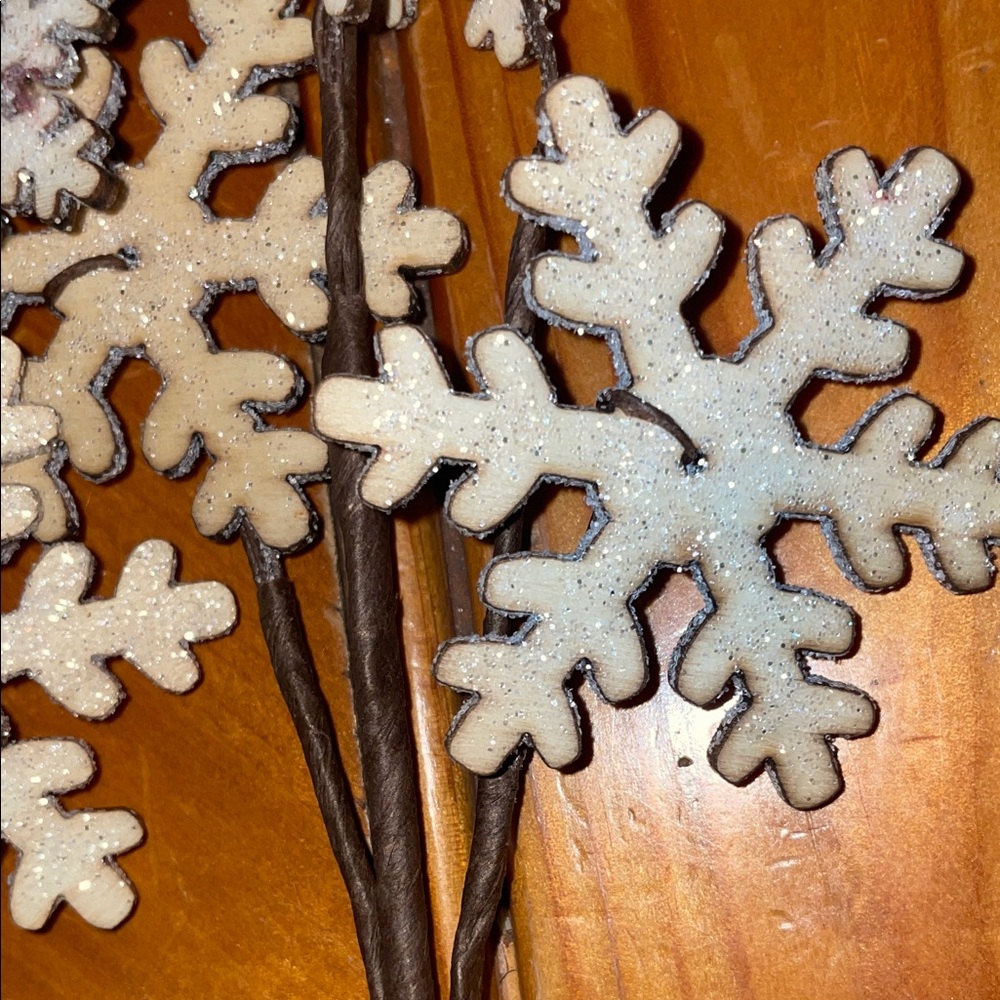Primitive Cream Snowflake Holiday Decor - Picture 2 of 3